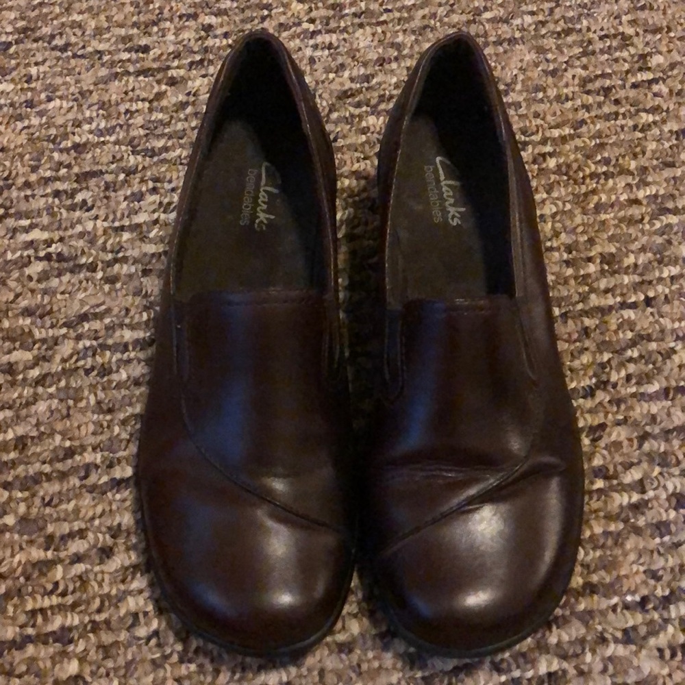 CLARKS Ladies Slip On Loafers Leather Sz 7M